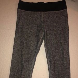 vs pink yoga leggings